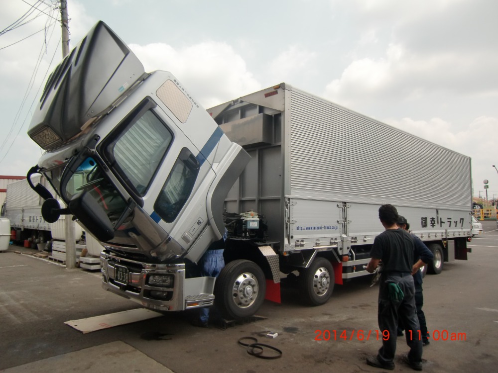 車庫および修理工場